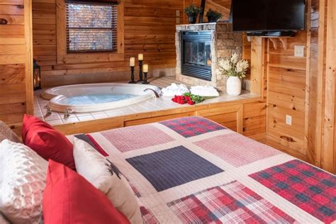 15 Romantic Honeymoon Cabins In Gatlinburg Top Rated 2021