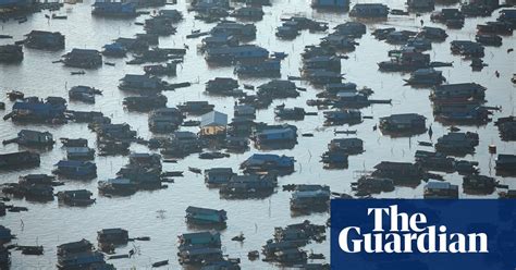 safe toilets help flush out disease in cambodia s floating communities sanitation the guardian