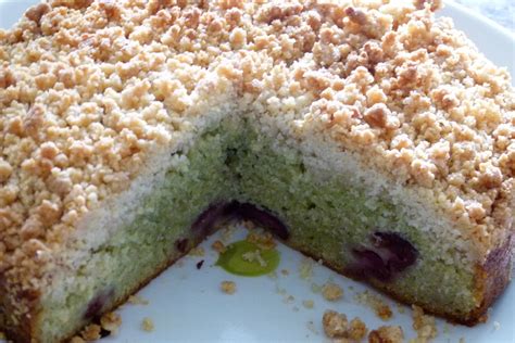 Crumb Cake Aux Cerises Et Pistache Les Gour Mandises De C Line