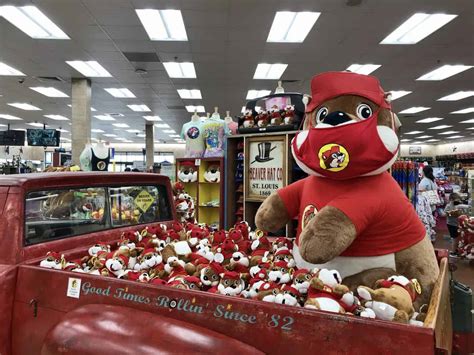 All The Best Things To Buy At Buc Ees The Complete Guide