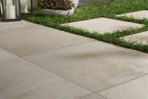 Four Tips For Using Outdoor Floor Tiles