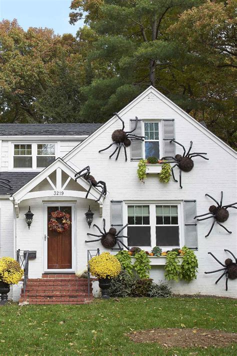 20 Scary Homemade Halloween Decorations For Outside
