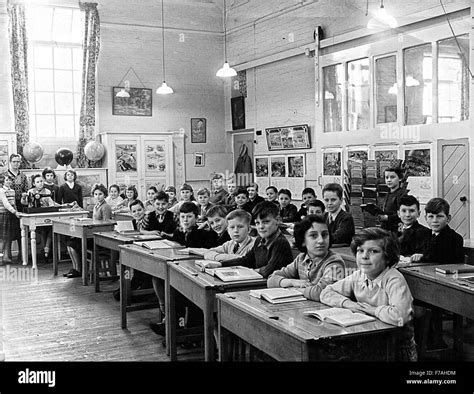 1960s School Class Fotos Und Bildmaterial In Hoher Auflösung Alamy