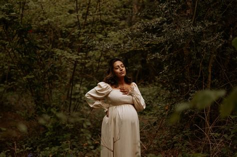 Why I Love Outdoor Maternity Photos Kirstin Witney Photography