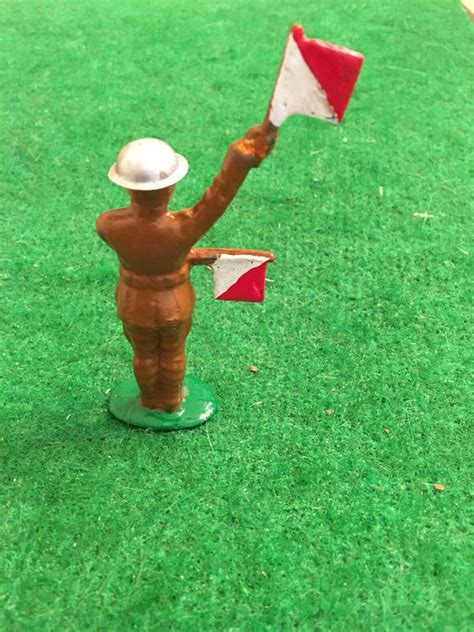 Vintage Barclay Manoil Lead Toy Soldier With Semaphore Signal Flags