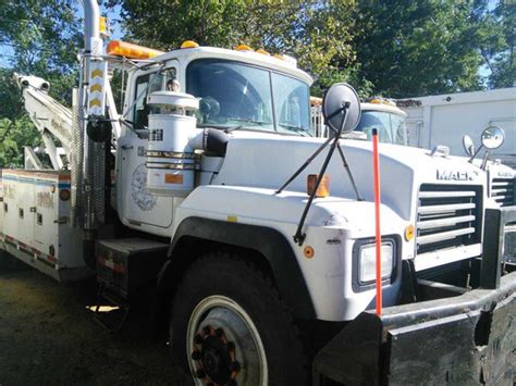 Mack Rd 688 S 30 Ton Heavy Duty Wrecker Tow T Cars For Sale In New York