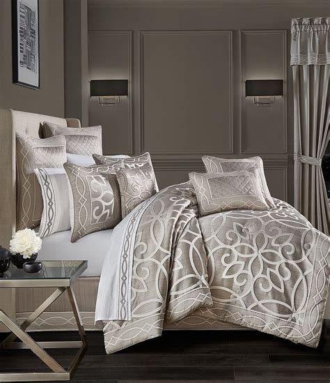 J Queen New York Deco Comforter Set Dillards In 2020 Luxury
