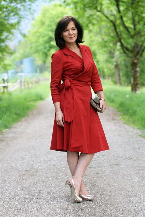 Trendy Clothes For Over 50 Classy Dresses For 50 Year Olds Online
