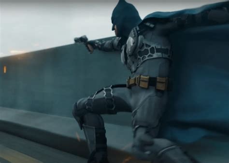 See Ben Afflecks New Blue And Gray Batman Suit For The Flash Up Close