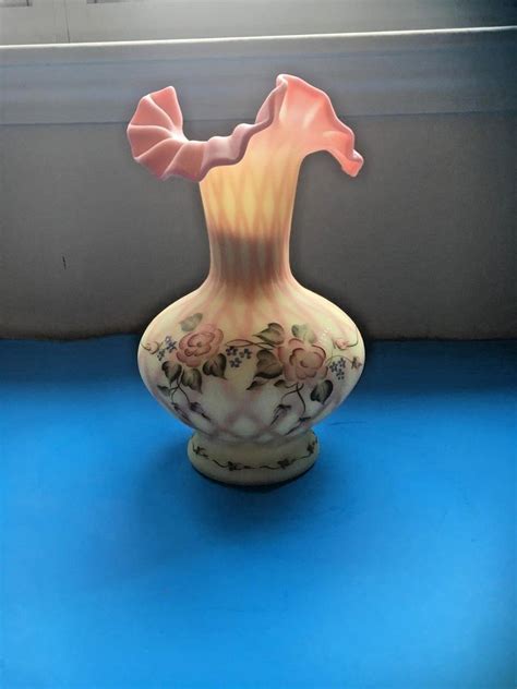 Rare Extra Large Hand Painted Fenton Burmese Diamond Optic Vase Signed 1989331784