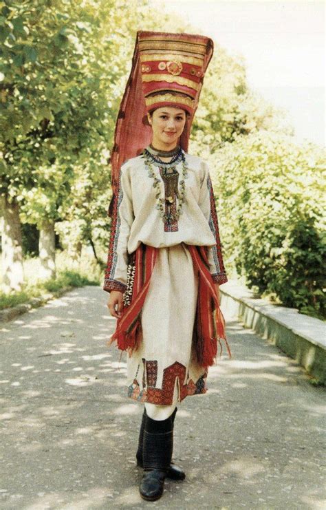 wedding russian folk costume mokshan girl Исторические костюмы Необычные платья Народный костюм
