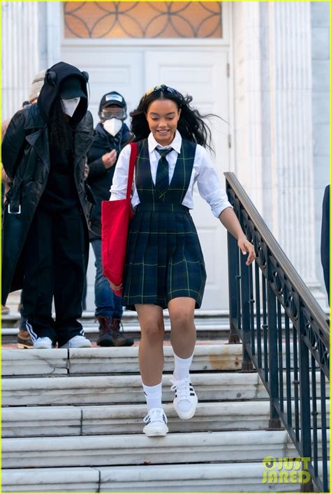 Gossip Girl Stars Spotted In Their School Uniforms For