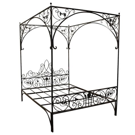Wrought iron can be shaped in intricate curls or given contemporary clean lines, making it one of the most versatile types of canopy bed styles available. Queen Wrought Iron Vine Canopy Bed For Sale at 1stdibs