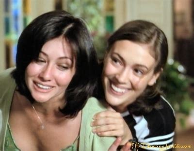 Which Prue Is It Anyway Prue And Piper Halliwell Photo