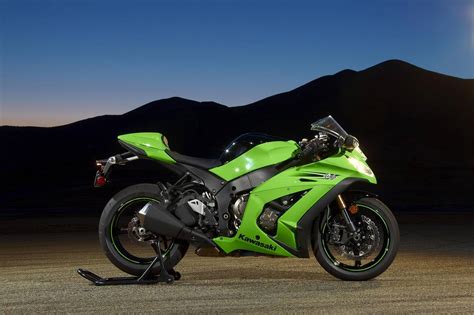 Информация о максимальной скорости, расходе топлива суперспорт мотоцикла и адресах дилеров с фото и. 2011 Kawasaki ZX-10R Becomes Officially Official - Asphalt ...