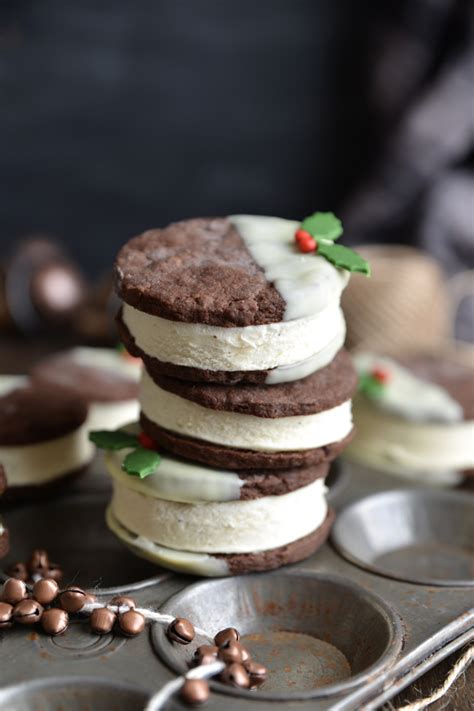 Icing a british christmas cake is really not that difficult and you do not need to be a pro; Waffle & Whisk: Christmas Pudding Ice Cream Sandwiches - Bakemas Day 19