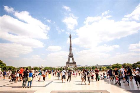 パリ：エッフェル塔へのアクセスとセーヌ川クルーズ Getyourguide