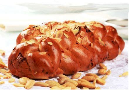 · could there be anything better than waking up to this cinnamon plait recipe being freshly baked for breakfast? Christmas Bread Braid Plait Recipe : Swiss Braided Bread ...