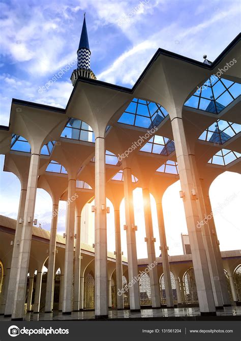 Shah alam isn't known as the city of roundabouts for nothing. Minaretes de la mezquita Sultán Salahuddin Abdul Aziz ...