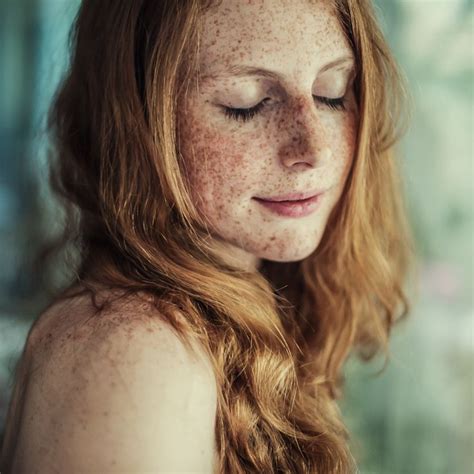 Pin By Emily M On Portretы Beautiful Freckles Redheads Freckles Red