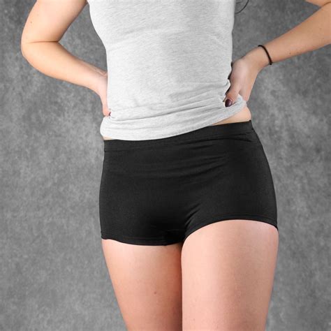 Hot leggings & spandex pants are among the hottest athletic gears of this decade. SPANDEX - Spandex shorts