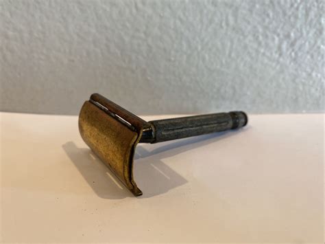 Vintage Collectable Gillette Regus Double Edge Razor Gold Tone Made In