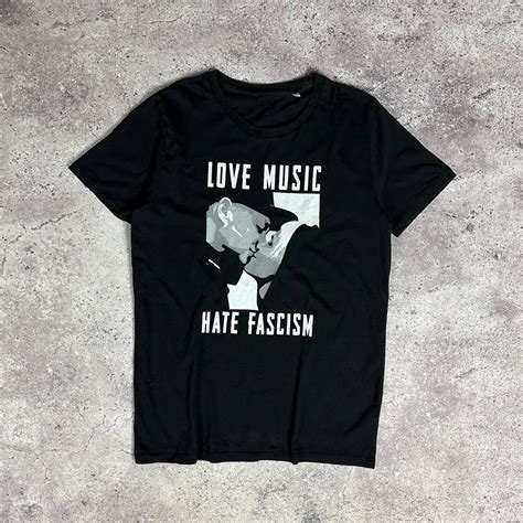 Vintage Vintage 00s Love Music Hate Fascism Antifa Kiss Tee Y2k Rock