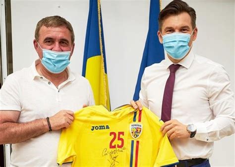 Ministerul tineretului și sportului este organ de specialitate al administrației publice centrale, în subordinea guvernului, având rol de sinteză și de coordonare a aplicării strategiei și politicilor. Ministrul Sportului și Gheorghe Hagi - întâlnire de lucru ...