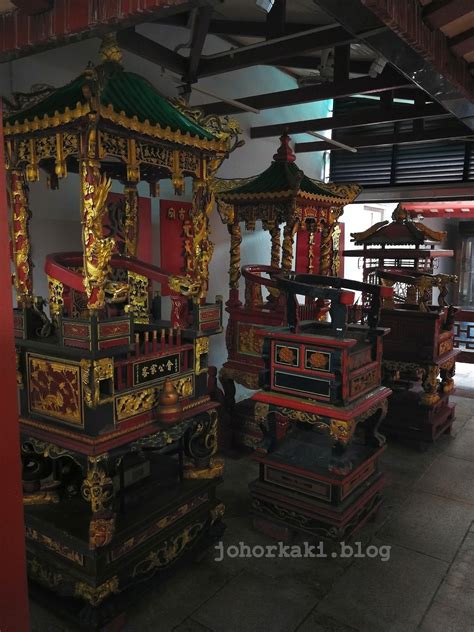 Johor old chinese temple 柔佛古庙. Why Visit the Johor Chinese Old Temple in JB? 柔佛古廟 |Johor ...