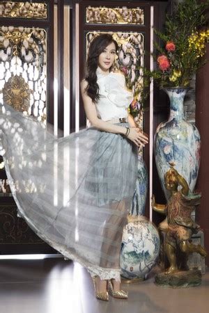 Běijīng hángkōng hángtiān dàxué), abbreviated as buaa or beihang (chinese: 51歲蕭薔開腿一字馬! 「膚色蕾絲裙」美腿全露超犯規 - Love News 新聞快訊