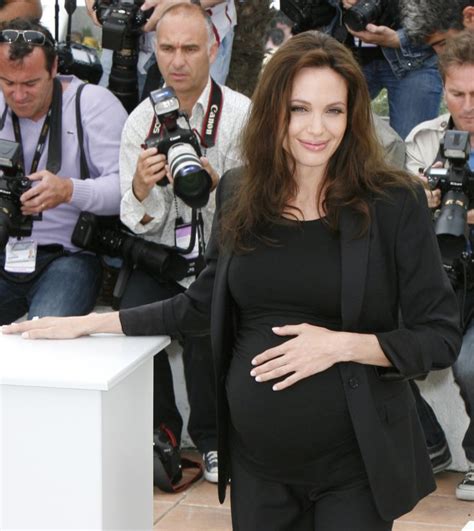 Jolie Wants To Give Birth In France