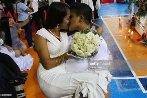 filipino lgbt couples mercy tuibeo 32 yrs old carry virgie icawat news photo getty images
