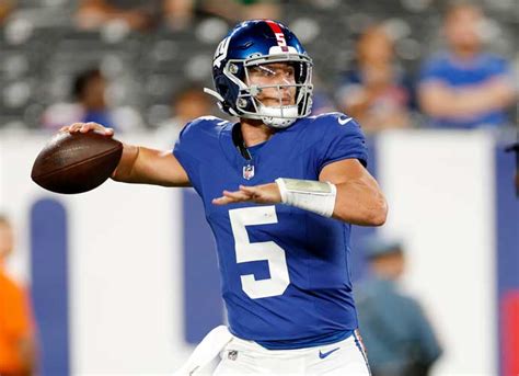Giants Quarterback Tommy Devito Says His Mom Still Makes His Bed Usports Org