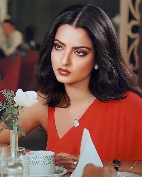 Pin By Mohamad On Rekha Bollywood Makeup Indian Beauty Beauty Girl