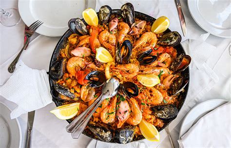 The heart of spanish diner, for me, is a category of dishes toasting our grandma's cuisine, everyday food you might find in casual dining establishments or in the home of a conscientious spanish cook. What are the Mouthwatering Spanish Food Near Me? - JR Sunny