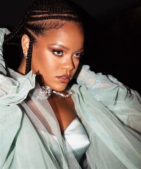 Pin By Kbandz🕺🏽 On Riri Rihanna Beyonce Braids Fenty Beauty