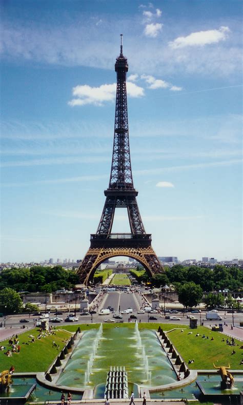 Fileeiffel Tower From Place Du Trocadéro
