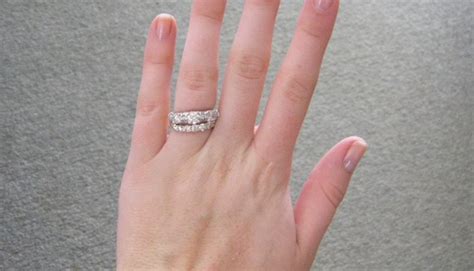 How To Wear The Wedding And Engagement Rings Weddingelation