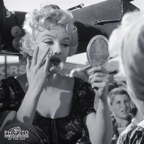 Marilyn Monroe Photo Of The Day — Marilyn Monroe Touching Up Her Makeup