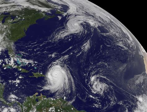 Nasa Satellite Captures Hurricane Danielle Hurricane Earl And