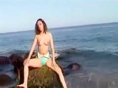 Ventenne Porca Posa Nuda In Spiaggia PornZog Free Porn Clips