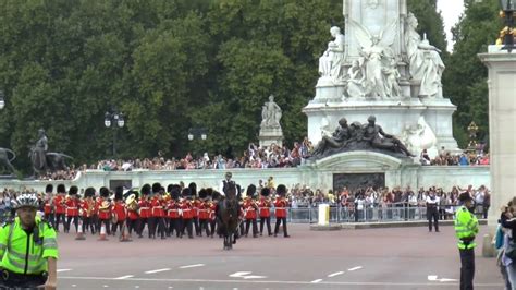 London Changing Of The Guard Youtube