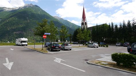 Parkplatz Bei Der Kirche • Parkplatz