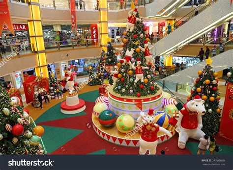 Lion is gonna grab a shopping bag and visit the outlet now! Sunway Pyramid Shopping Mall2014_1 (With images) | Xmas ...
