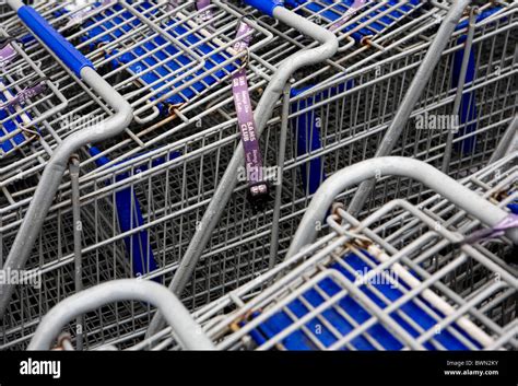 A Sam's Club warehouse retail store Stock Photo - Alamy