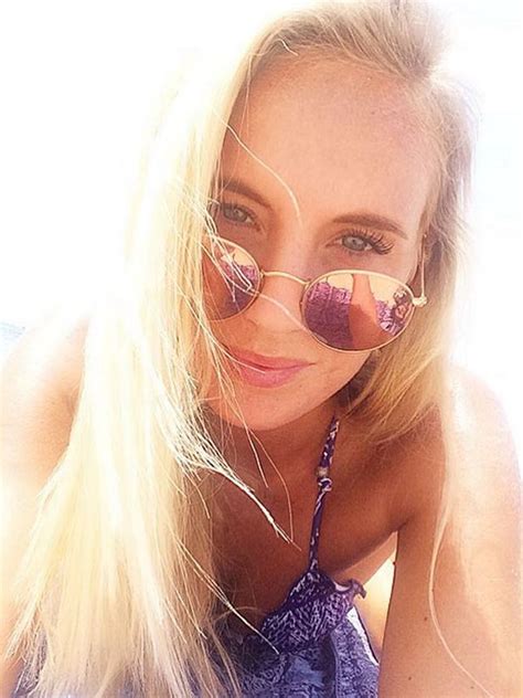 'just trying to see if it's true that. Zayn Malik's blonde 'romp girl' posts smug selfies as she ...