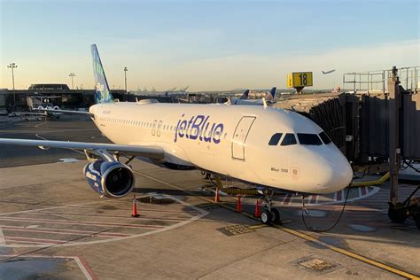 The jetblue rewards credit card also makes for a decent credit card to use at restaurants and grocery stores because you earn 2x points on these chase sapphire preferred. JetBlue adds Miami in 4-city, 24-route expansion