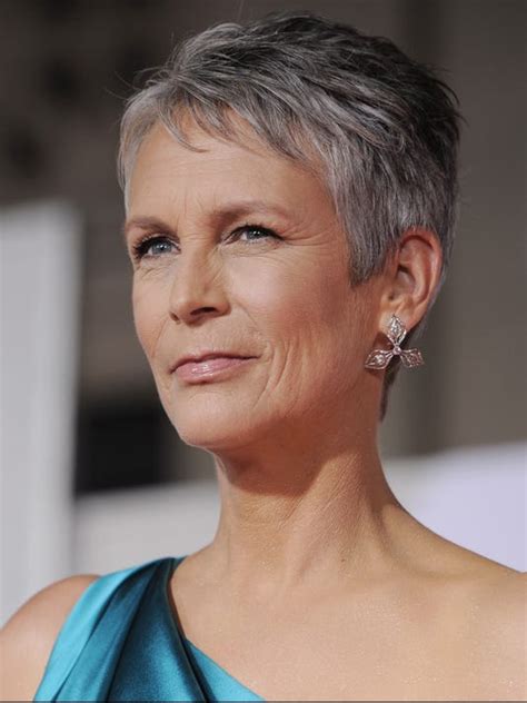 Jamie lee curtis weighs 143 lbs or 65 kg. Jamie Lee Curtis slams Oscar telecast, offended by MacFarlane