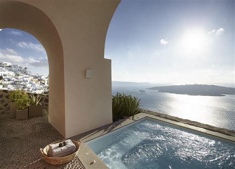 Luxury Villa And Gourmet Restaurant In Santorini