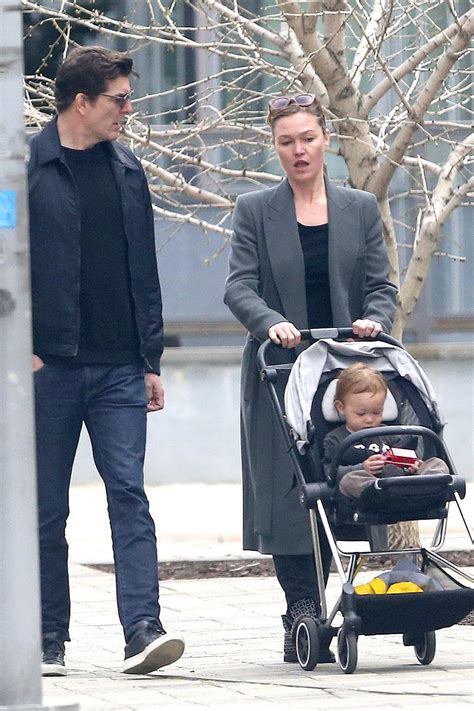 Julia Stiles Takes Her Son For A Stroll With A Friend In Brooklyn New York City 1504191